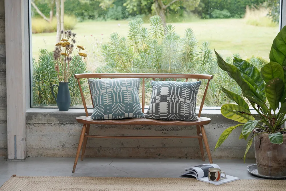 Outlet Here Comes The Rain Woven Square Cushion Square Cushions